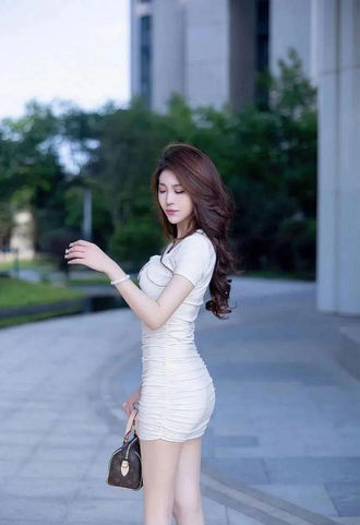 两个男孩子车车软件功能展示